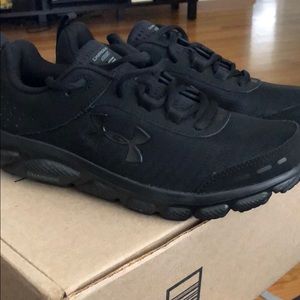 Under Armour Charged Assert Running Shoes